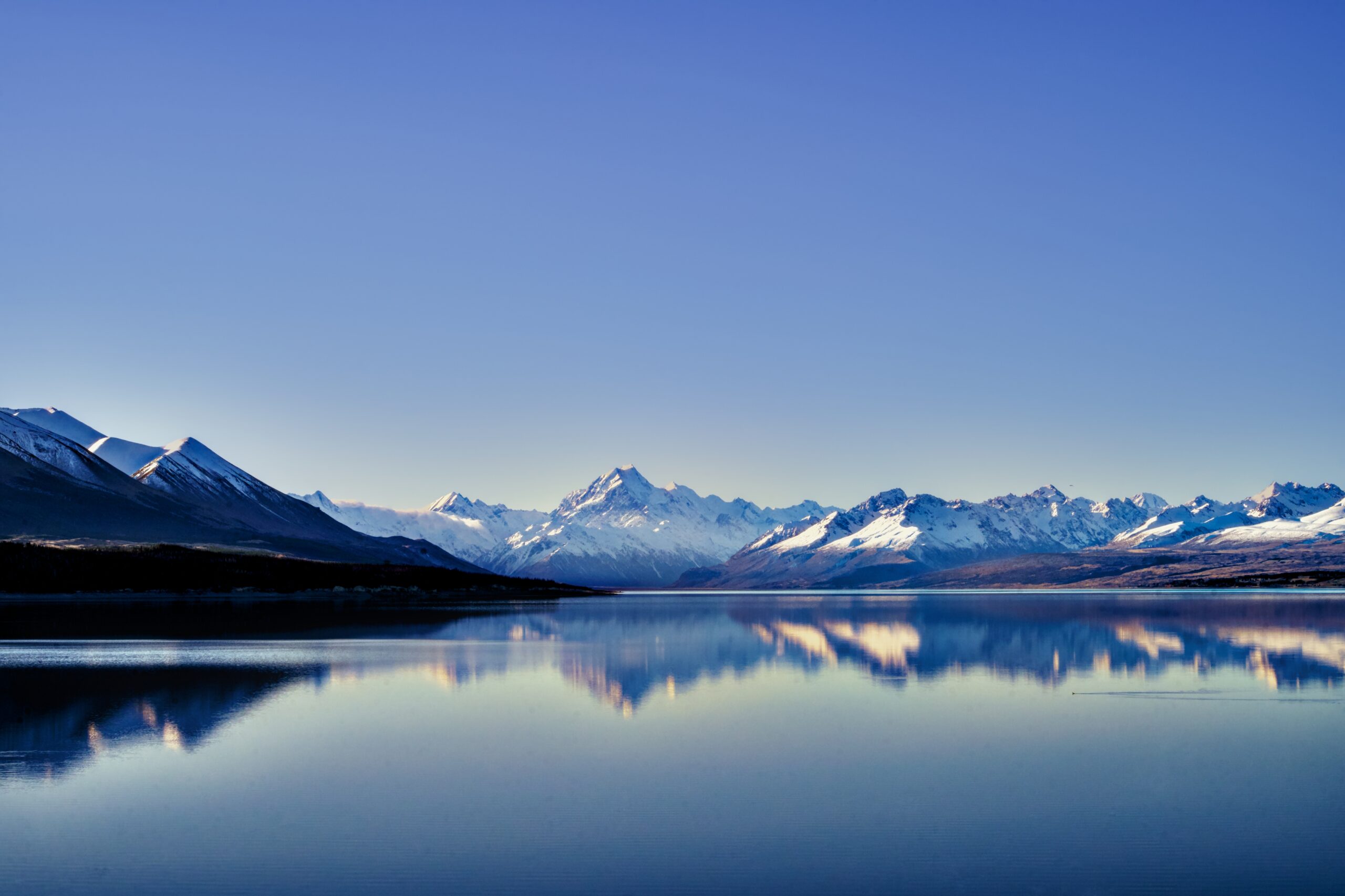 Lake and mountains scenic photo