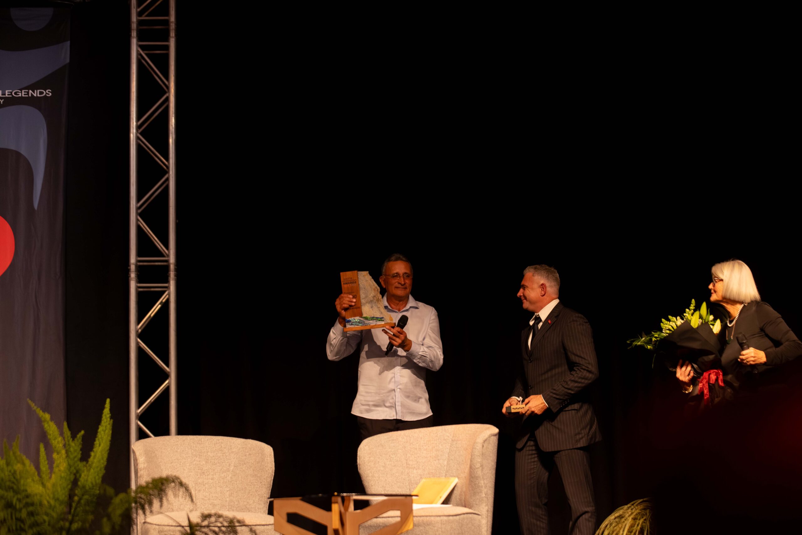Mark Lewish hands over the legends award to Dutchie at the at 2026 Canterbury sports awards